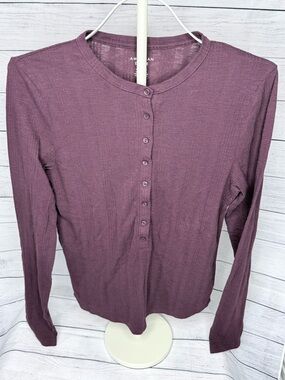 American Eagle Outfitters Mauve Button-Front Long Sleeve Henley